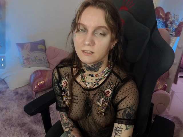 Lappyloo's BongaCams show and profile