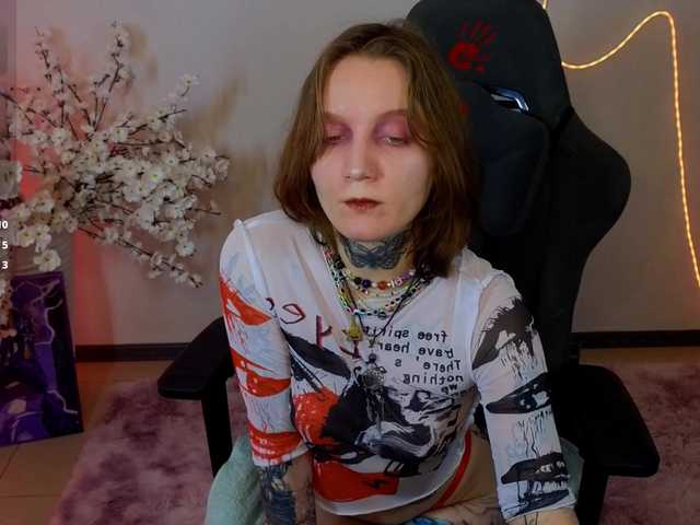 Lappyloo's BongaCams show and profile