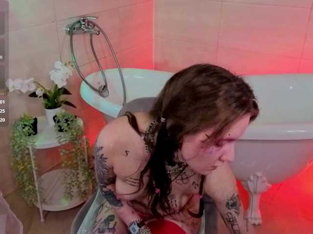 Lappyloo's BongaCams show and profile