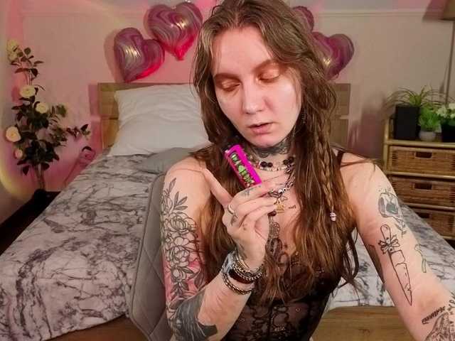 Lappyloo's BongaCams show and profile