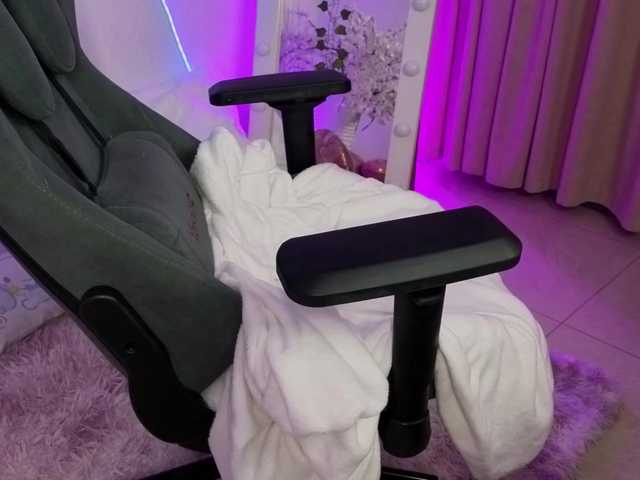 Lappyloo's BongaCams show and profile