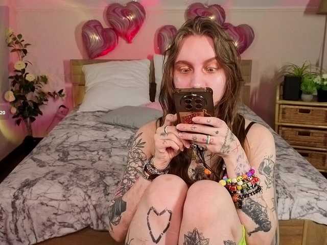 Lappyloo's BongaCams show and profile