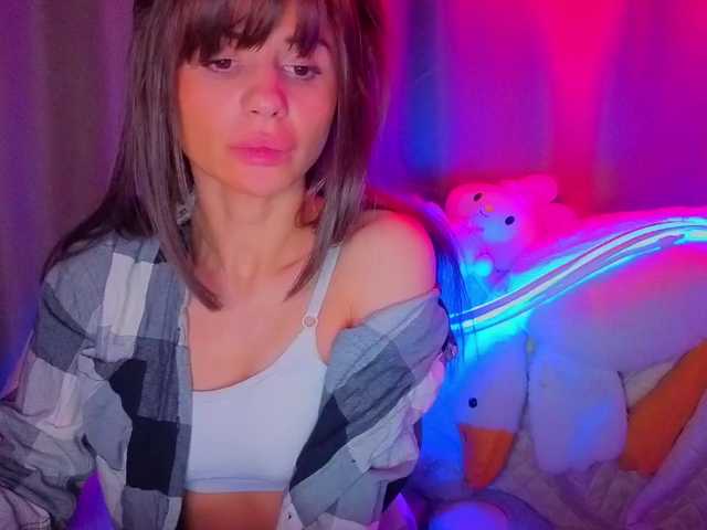 Latika28's BongaCams show and profile