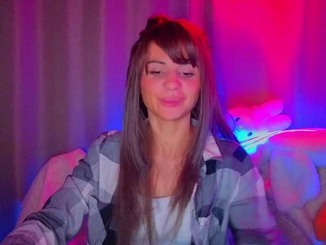 Latika28's BongaCams show and profile