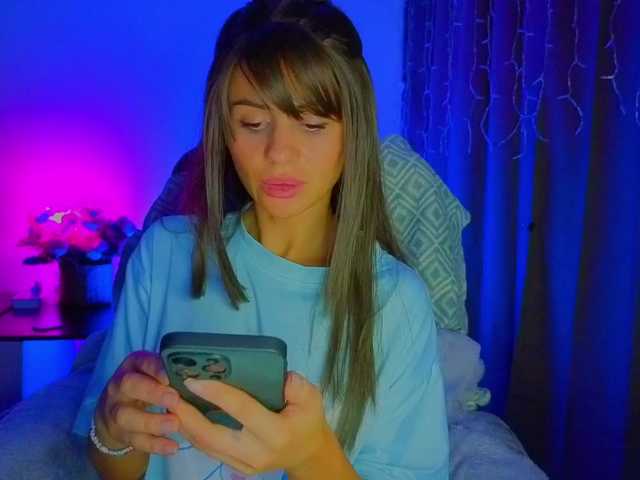 Latika28's BongaCams show and profile