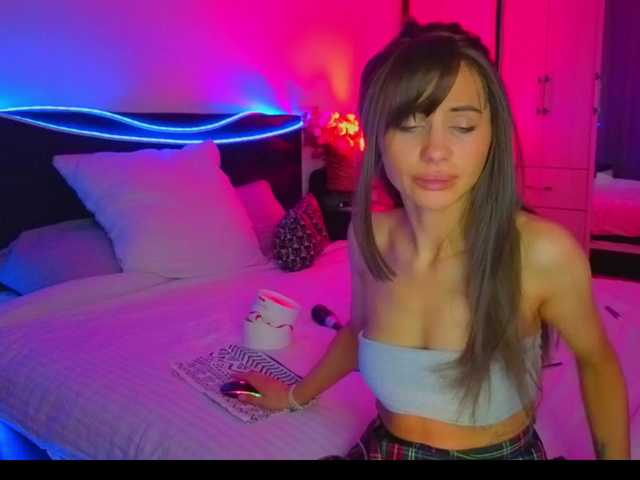 Latika28's BongaCams show and profile