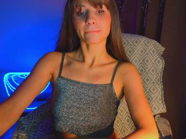 Latika28's BongaCams show and profile