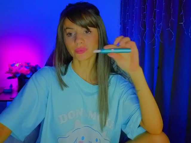 Latika28's BongaCams show and profile