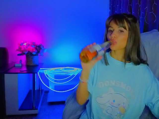 Latika28's BongaCams show and profile