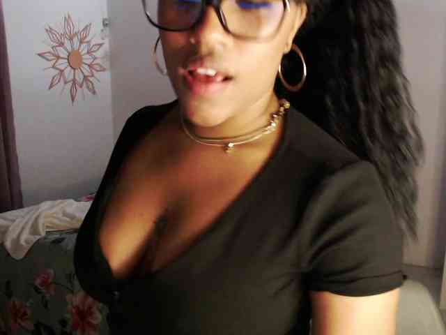 YOULUCYSEXY webcam
