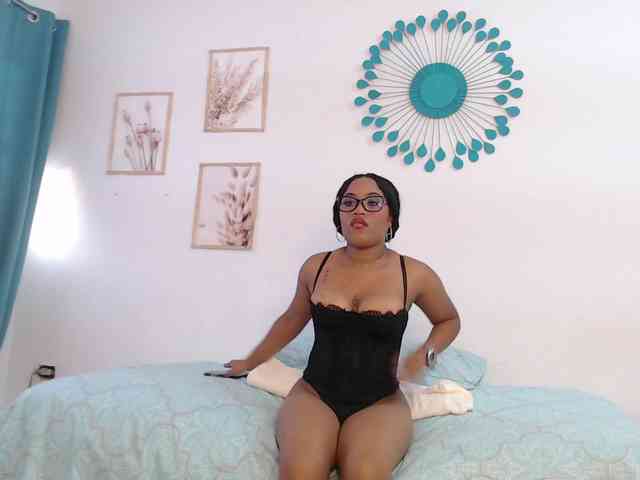 YOULUCYSEXY webcam