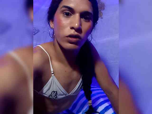 bella-9 Live Webcam on BongaCams