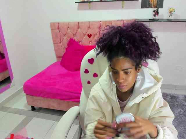 Thianahorny Live Webcam on BongaCams