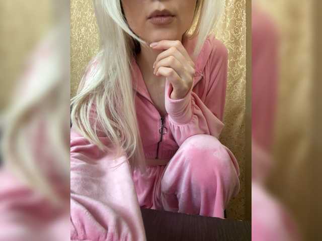 FoxyLina's BongaCams show and profile