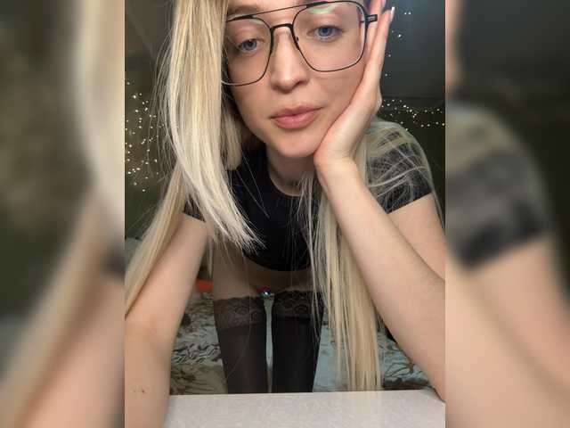 FoxyLina's BongaCams show and profile