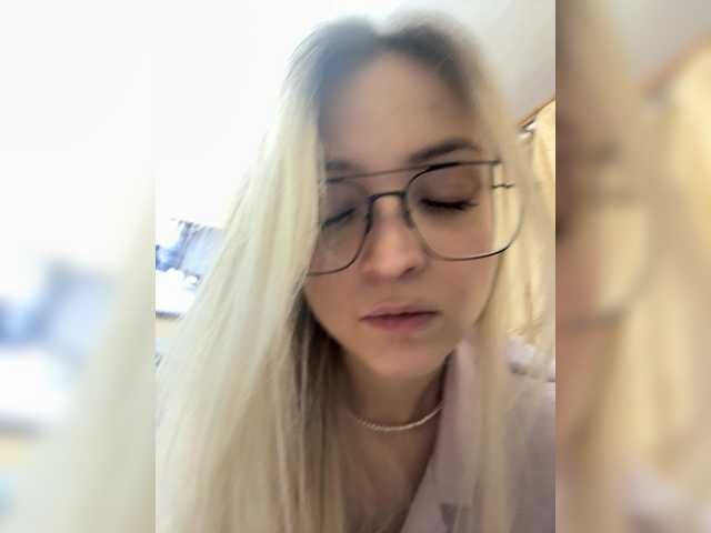 FoxyLina – webcam model profile photo