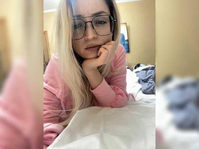 FoxyLina's BongaCams show and profile