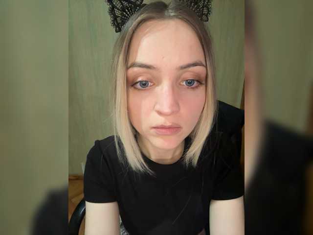 FoxyLina's BongaCams show and profile