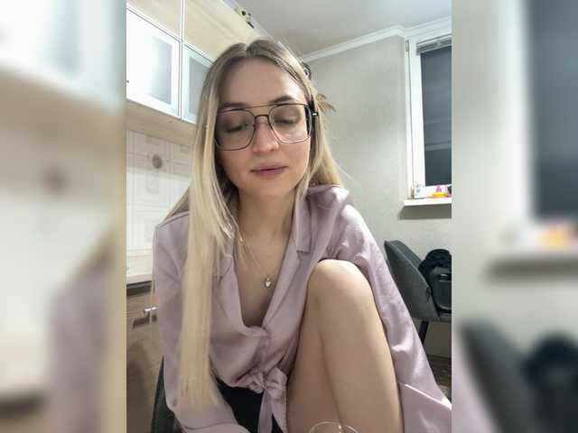 FoxyLina's BongaCams show and profile