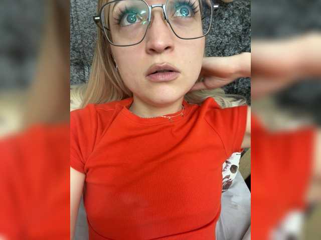 FoxyLina's BongaCams show and profile