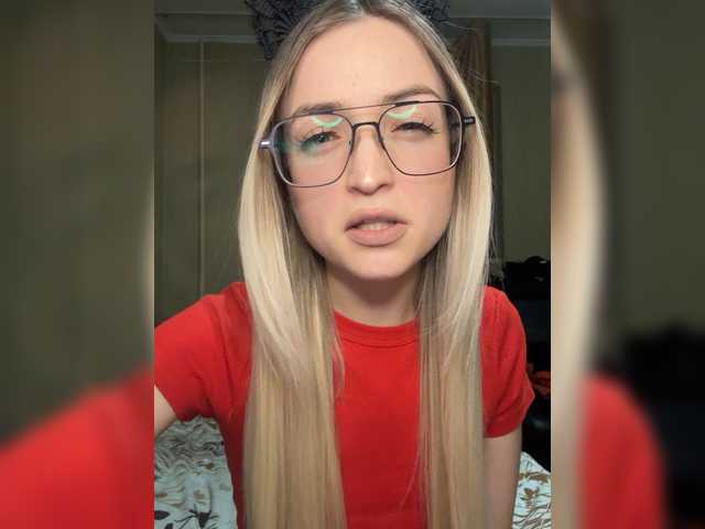 FoxyLina's BongaCams show and profile