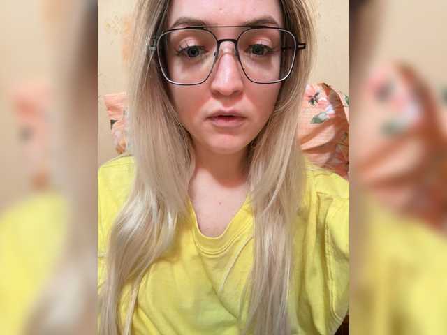 FoxyLina's BongaCams show and profile