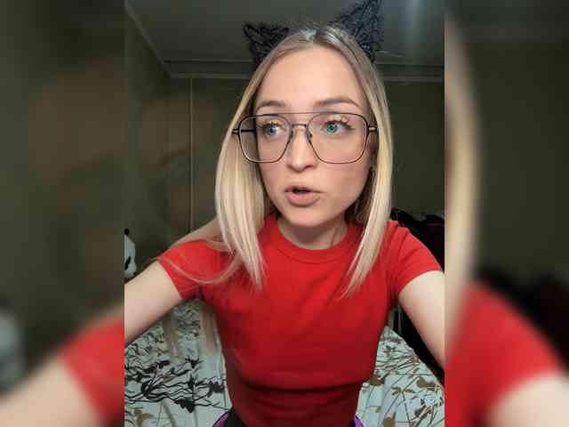 FoxyLina webcam