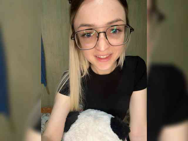 FoxyLina Live Webcam on BongaCams