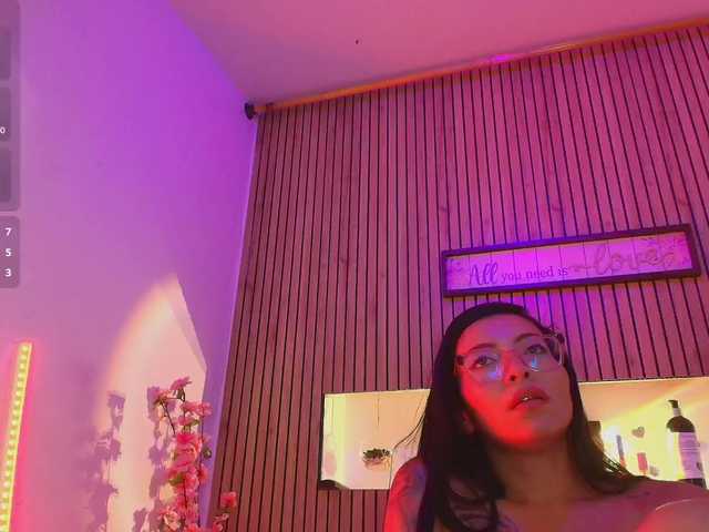 renata-blue's BongaCams show and profile