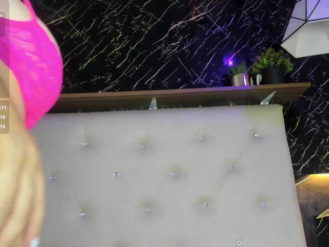 renata-blue's BongaCams show and profile