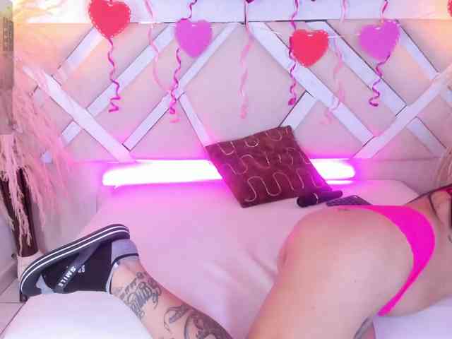 renata-blue Live Webcam on BongaCams
