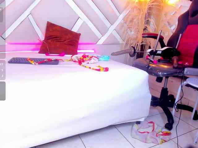 renata-blue Live Webcam on BongaCams