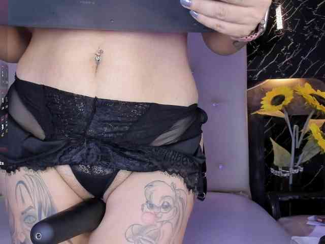 renata-blue Live Webcam on BongaCams