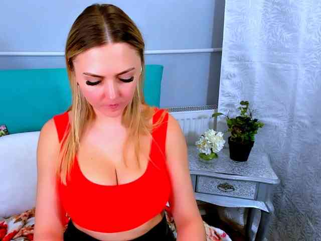 EliseBlondeX EliseBlondeX