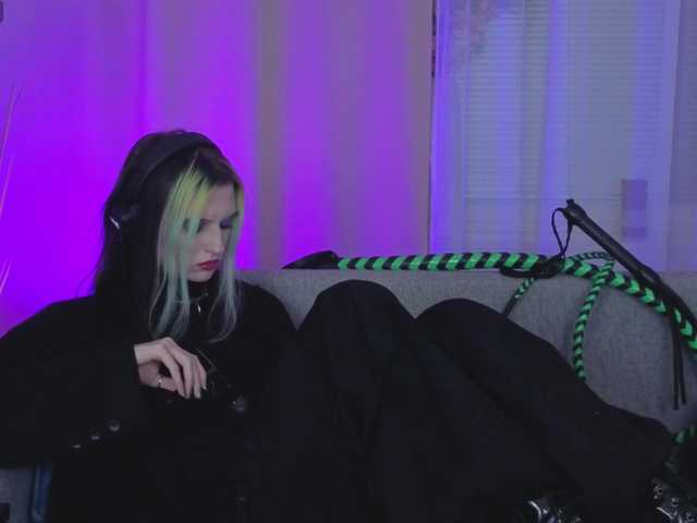 ToxicKittyy's BongaCams show and profile