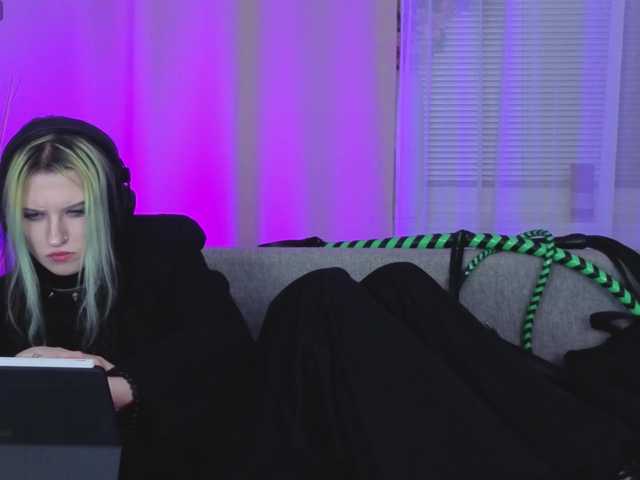 ToxicKittyy's BongaCams show and profile