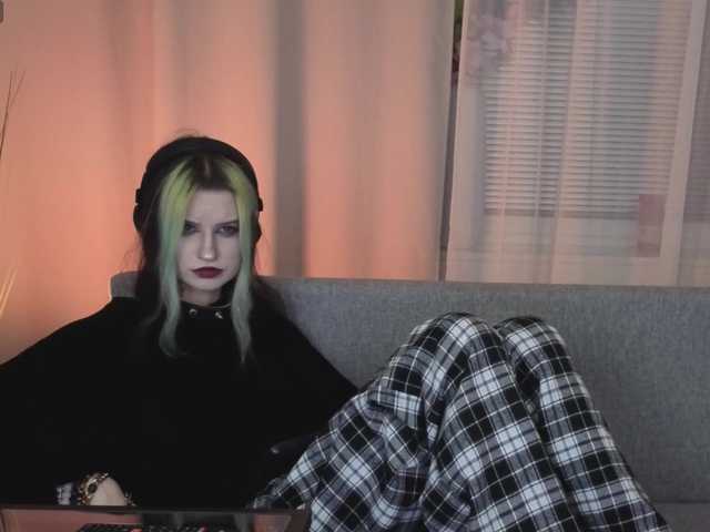 le modèle ToxicKittyy est en webcam porno dans un show sur le site bongacams, il possède les tags suivants: White/Caucasian,Blonde,Shaved