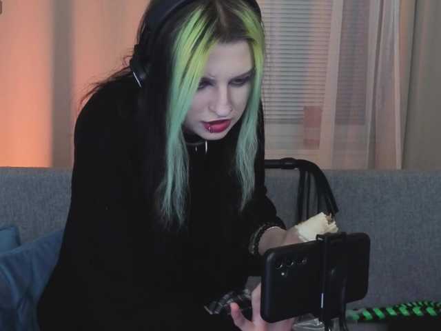 ToxicKittyy's BongaCams show and profile