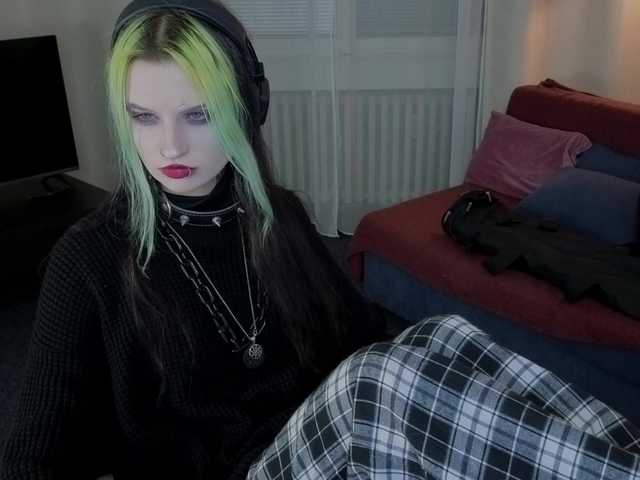 ToxicKittyy's BongaCams show and profile