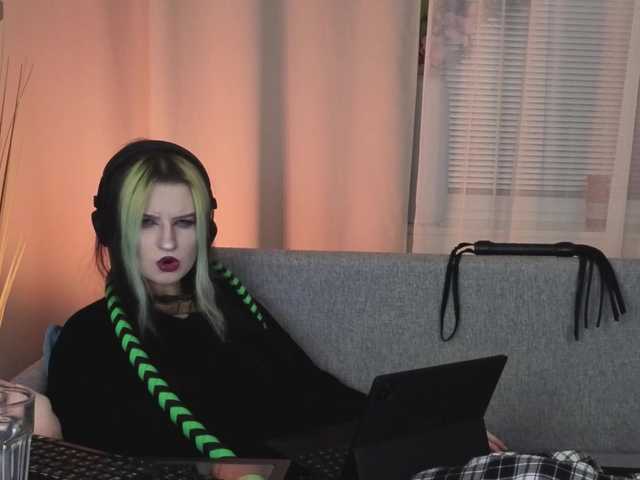 ToxicKittyy's BongaCams show and profile