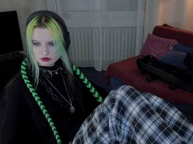 ToxicKittyy's BongaCams show and profile