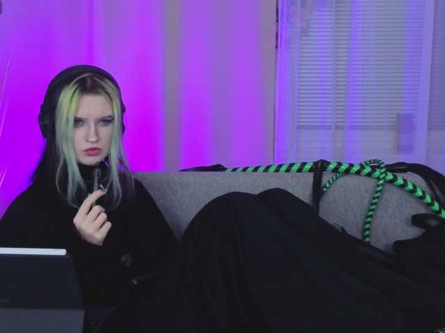 ToxicKittyy's BongaCams show and profile