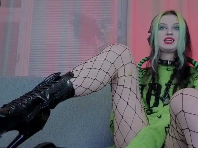 ToxicKittyy's BongaCams show and profile