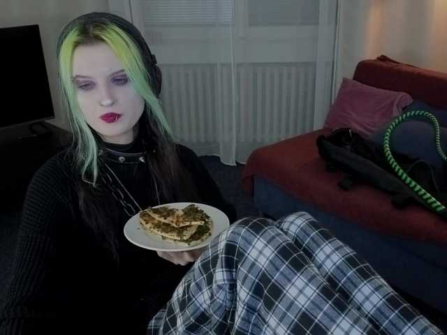 ToxicKittyy's BongaCams show and profile