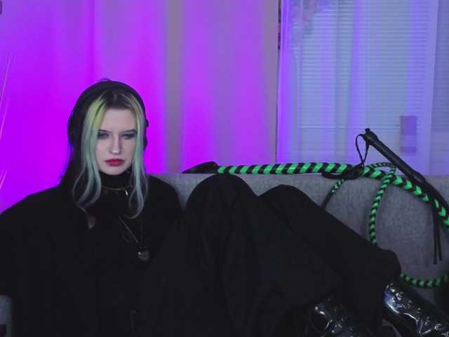 ToxicKittyy's BongaCams show and profile