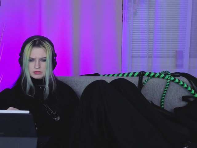 ToxicKittyy's BongaCams show and profile