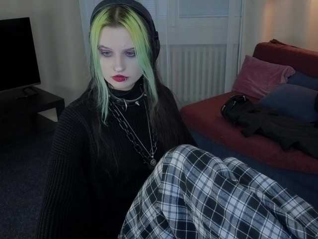 ToxicKittyy's BongaCams show and profile