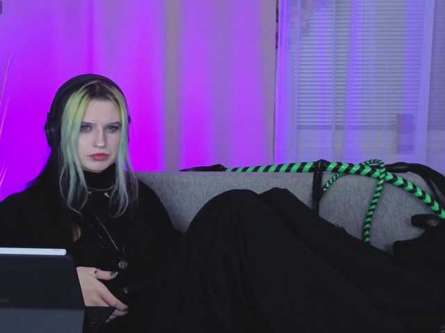 ToxicKittyy's BongaCams show and profile