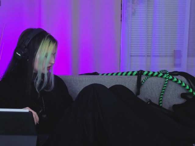 ToxicKittyy live cam profile