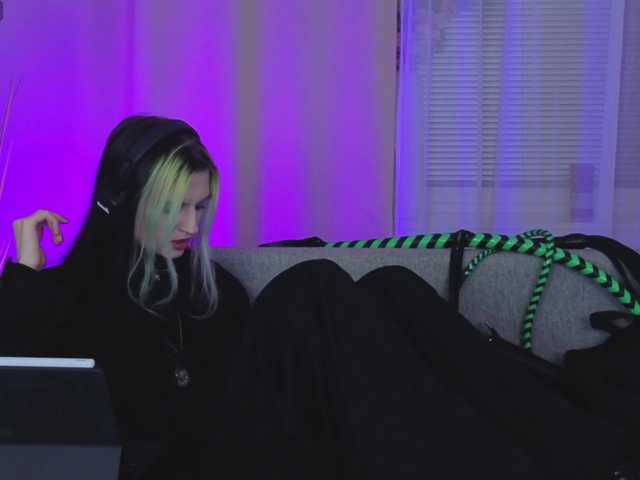 ToxicKittyy's BongaCams show and profile